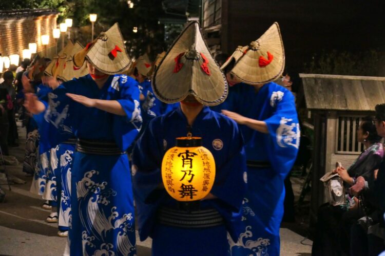 宵の舞。佐渡金山のまちに相川音頭が響く夜